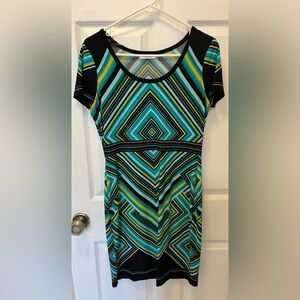 Geometric Pattern Short-Sleeved Dress